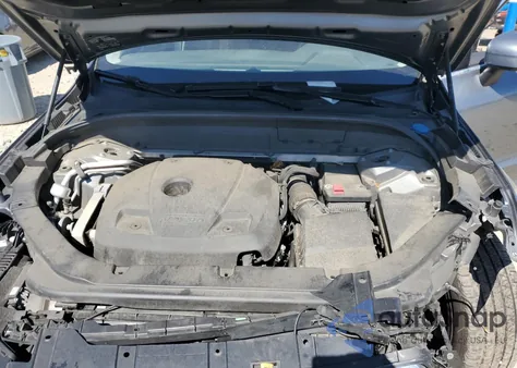 2018 Volvo Xc60 T6 Momentum из США, поврежденный, VIN YV4A22RK6J1032202